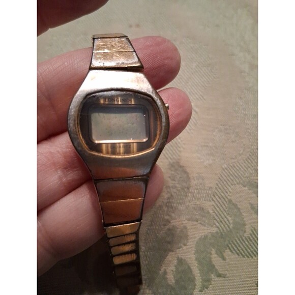 Watch VTG Longines Women\'s Digital  Swiss Collectible Retro NOT Working main image 5
